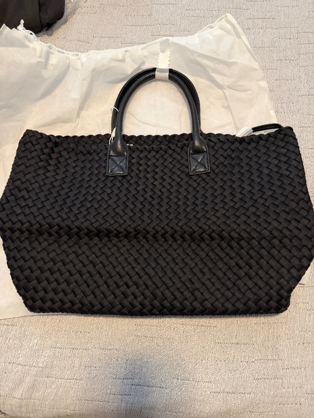 Urban Expressions Itacha Woven Neoprene Bag in Black